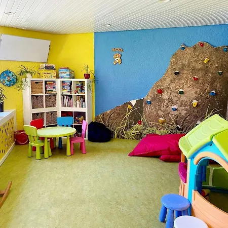 Schwarzwaldtraeumchen, Suedbalkon, Hallenbad, Tg Apartment